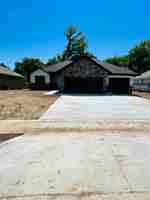 featured image of 656 W Brook Hollow Rd