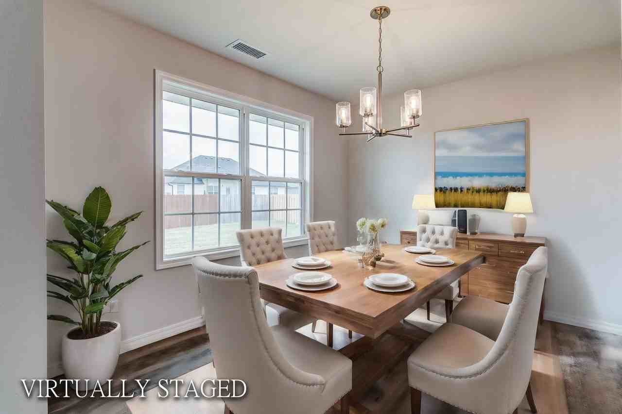 656 W Brook Hollow Rd - Photo 3 of 44