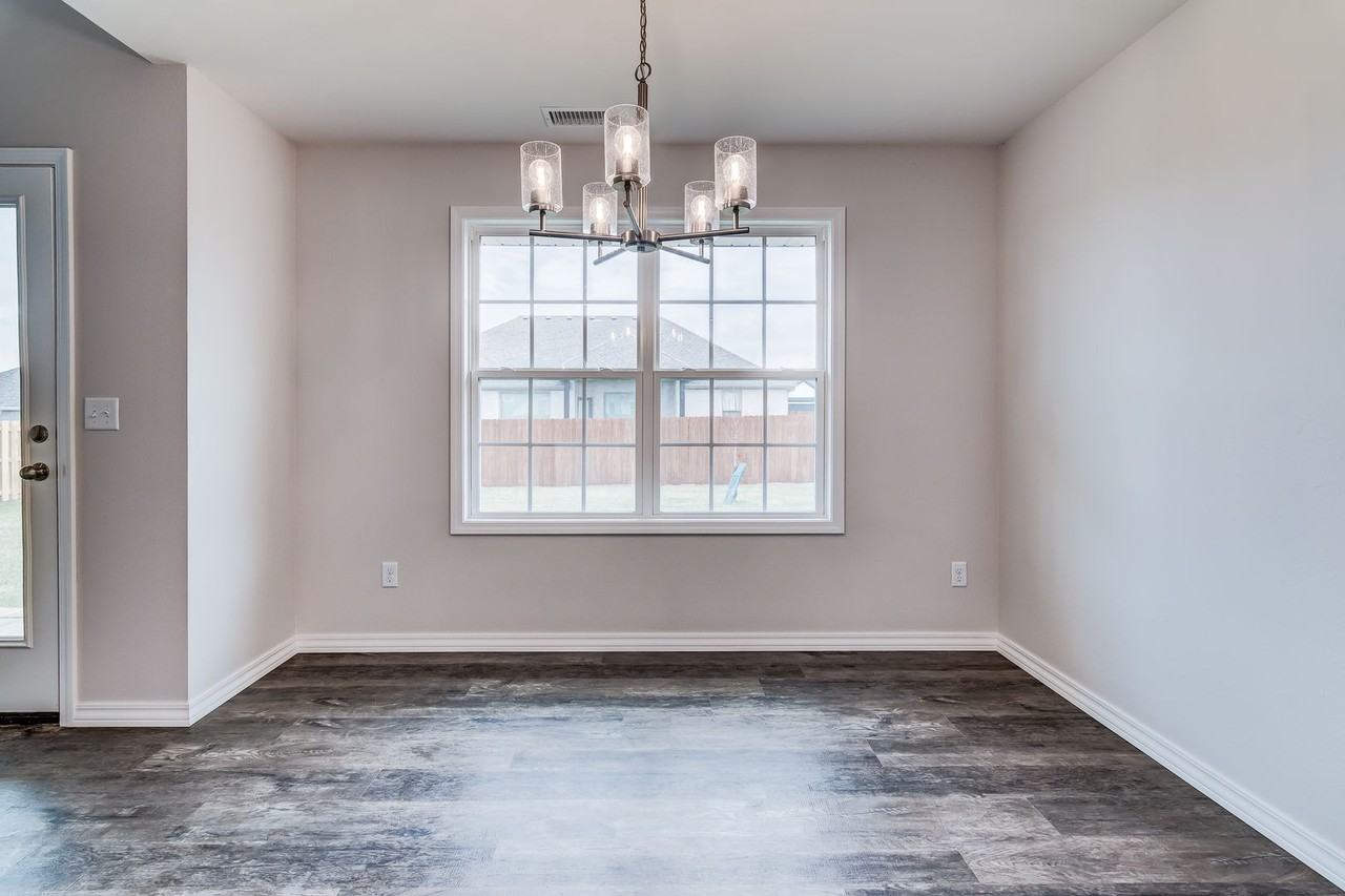 656 W Brook Hollow Rd - Photo 4 of 44