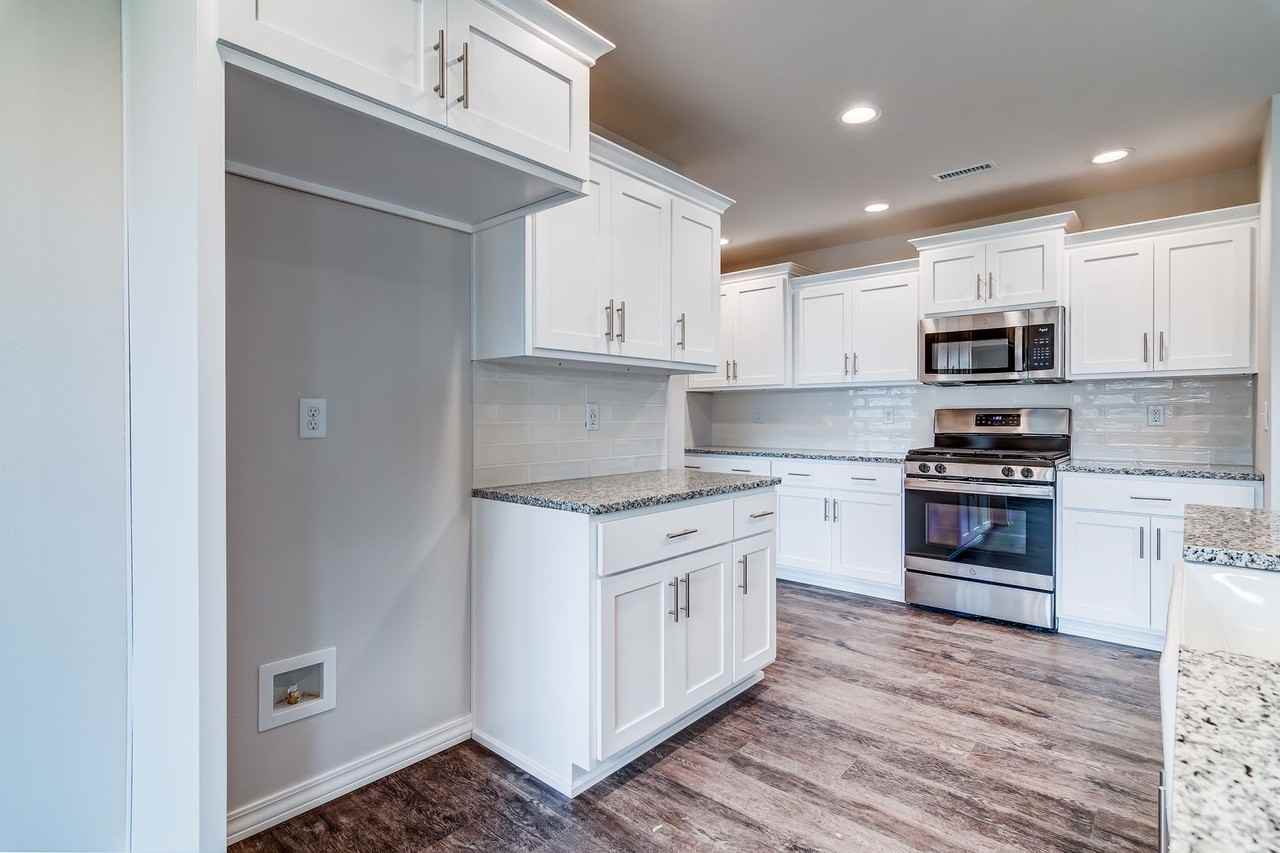 656 W Brook Hollow Rd - Photo 7 of 44