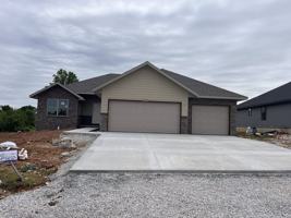 featured image of 922 S Pindall Ln