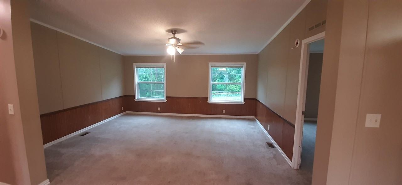 261 Romance Rd - Photo 4 of 20