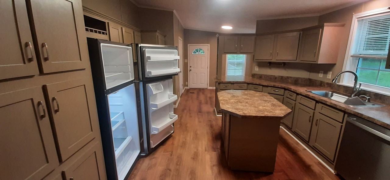 261 Romance Rd - Photo 5 of 20