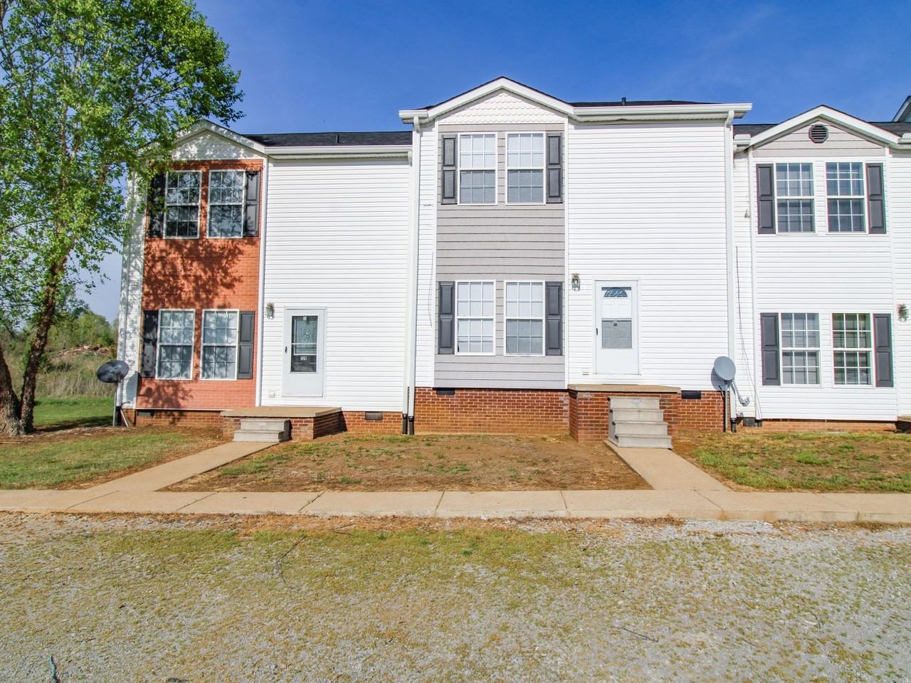 124 Meadows Ln - Photo 2 of 20