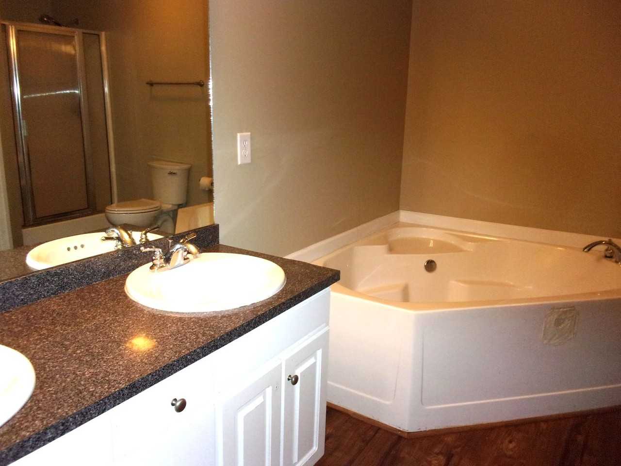 529 Whitner St - Photo 7 of 17