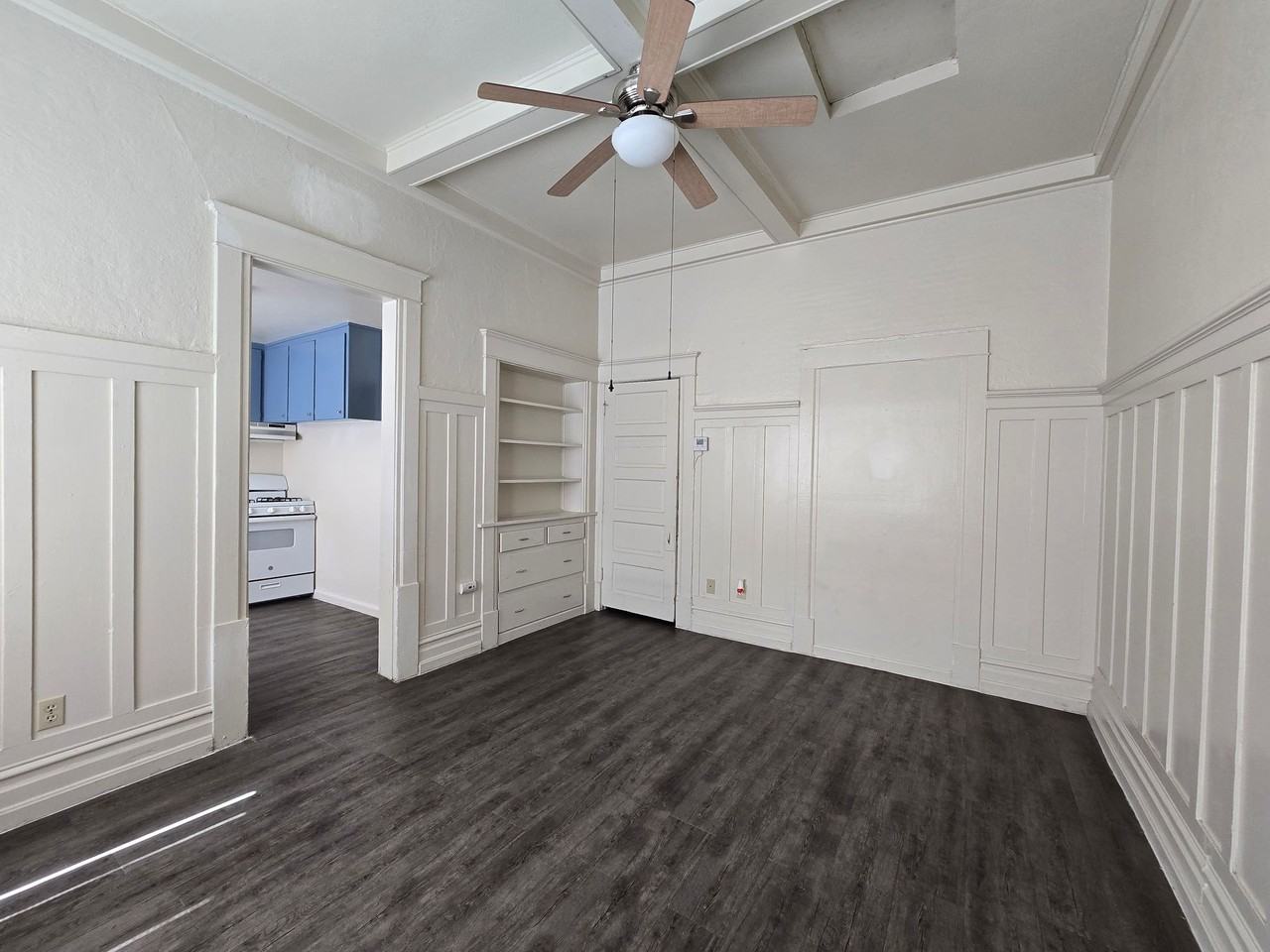 230 W 21st St - Photo 5 of 14