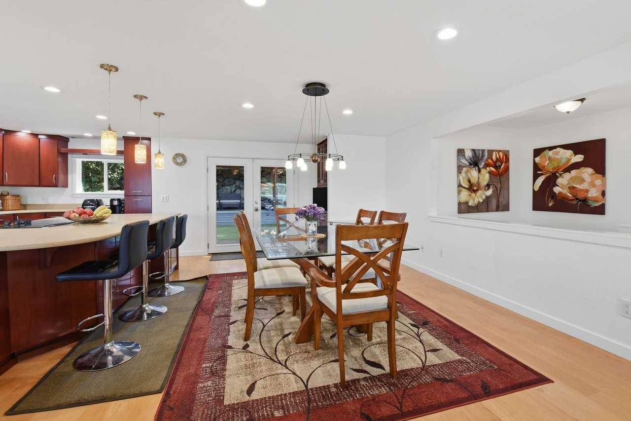 12704 Holmes Point Dr Ne - Photo 6 of 21