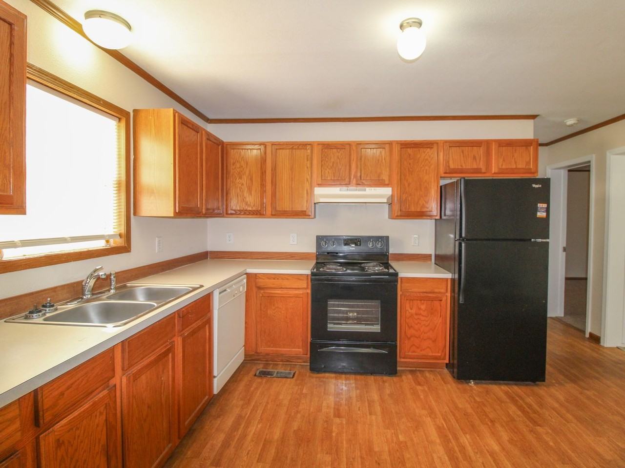130 Meadows Ln - Photo 7 of 24