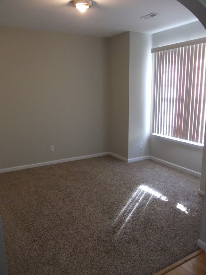 8488 Chaceview Ct - Photo 2 of 20