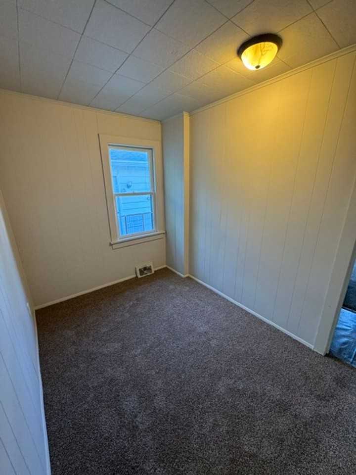 5421 Webster St - Photo 3 of 7