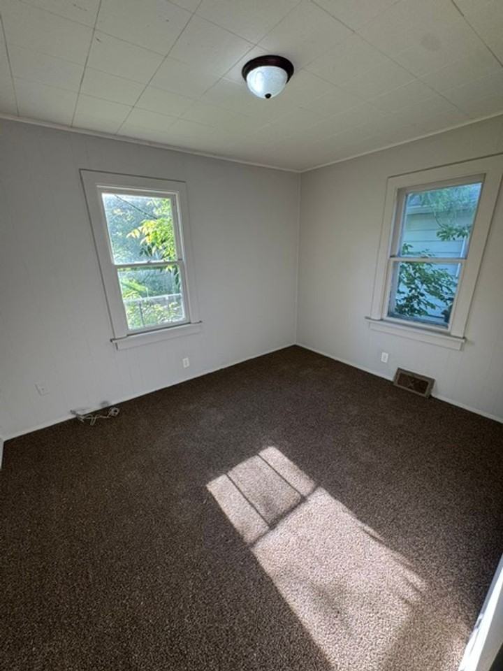 5421 Webster St - Photo 6 of 7