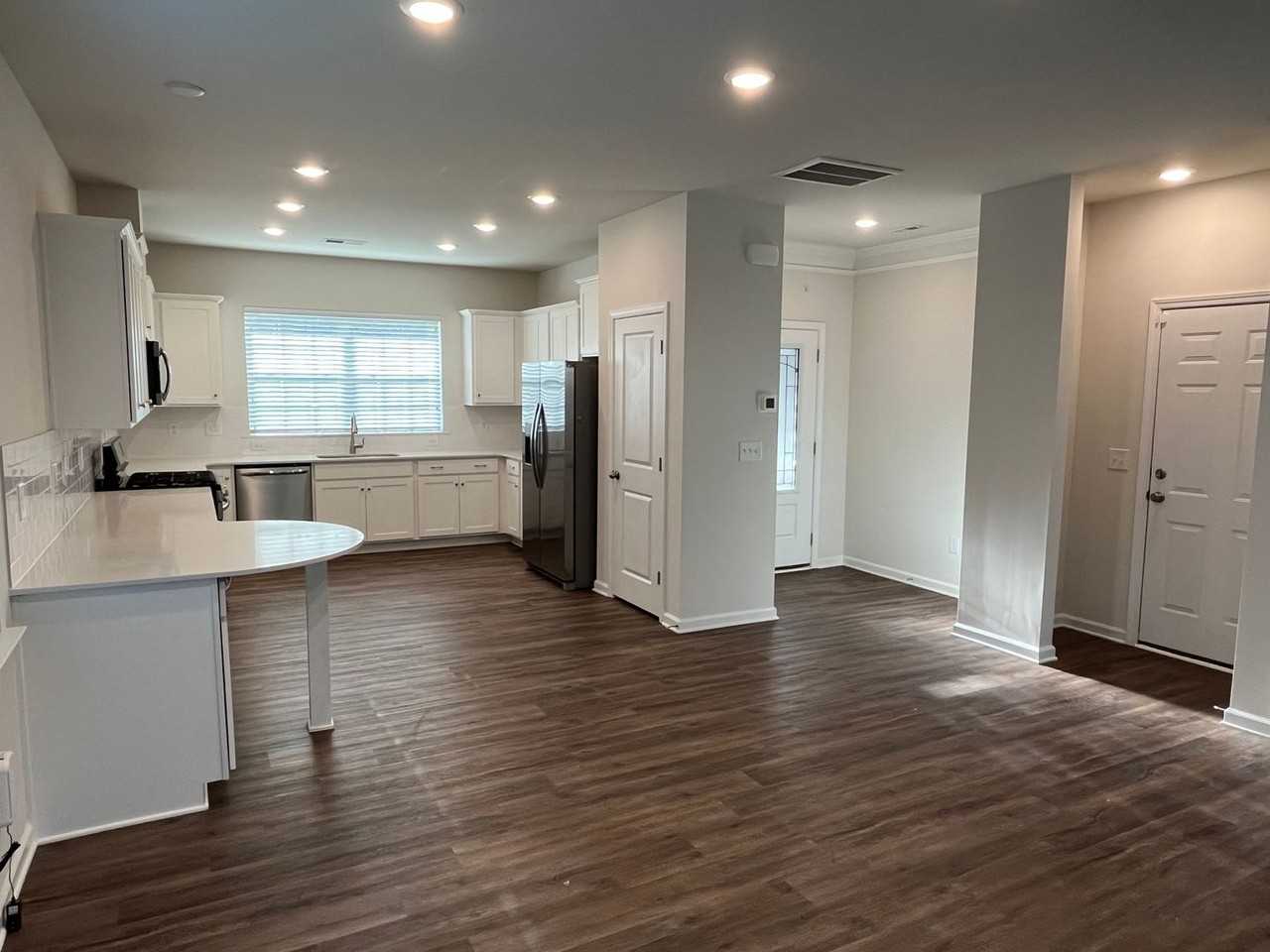 1037 Bunker Hill Rd - Photo 3 of 28