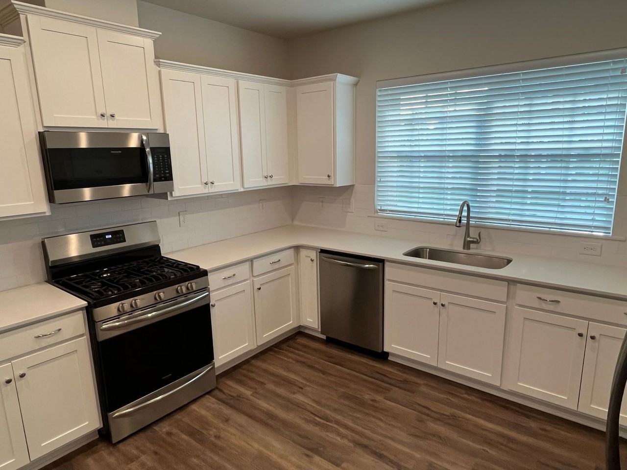 1037 Bunker Hill Rd - Photo 6 of 28