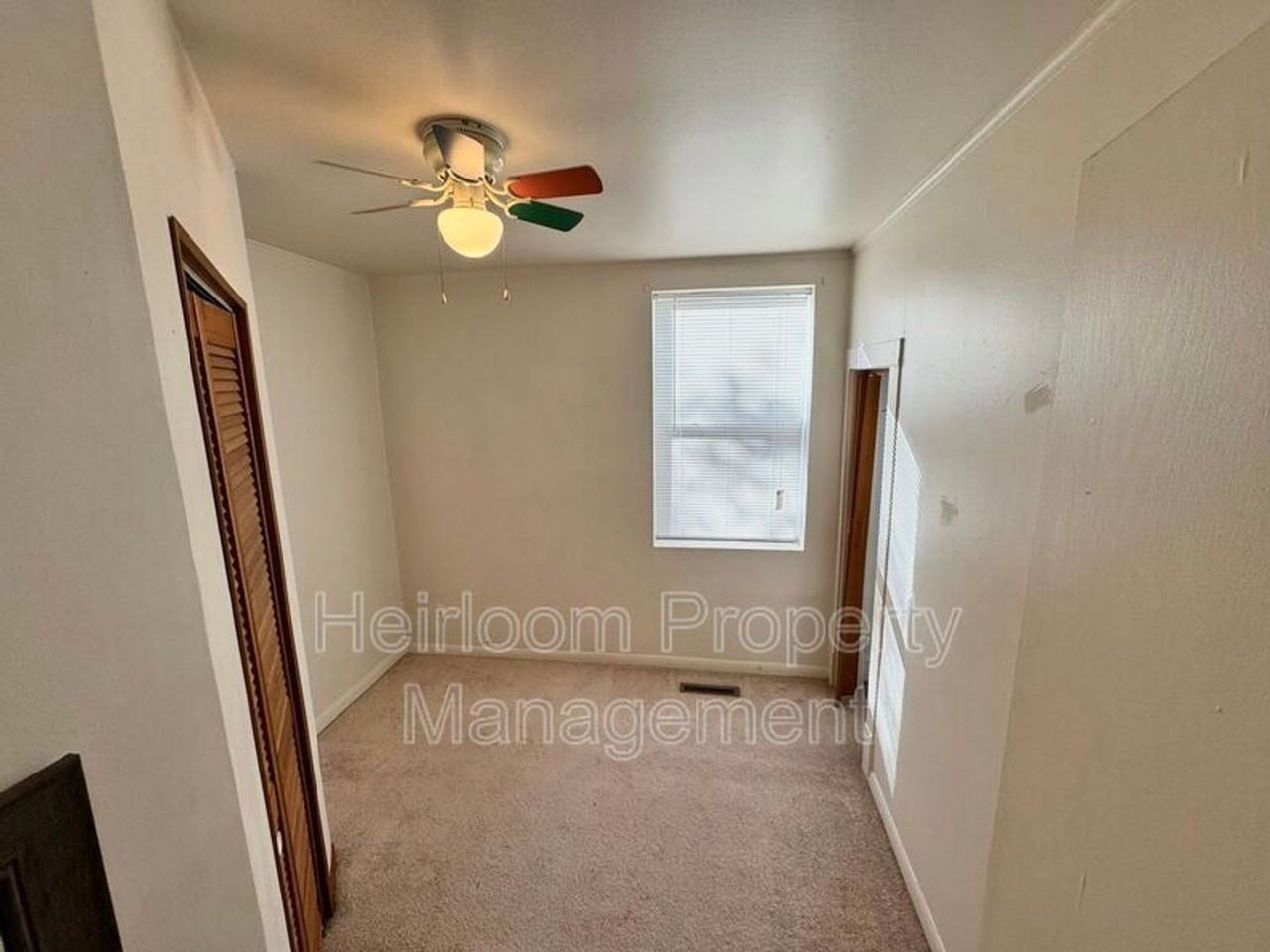 1718 Cumming Ave - Photo 3 of 12