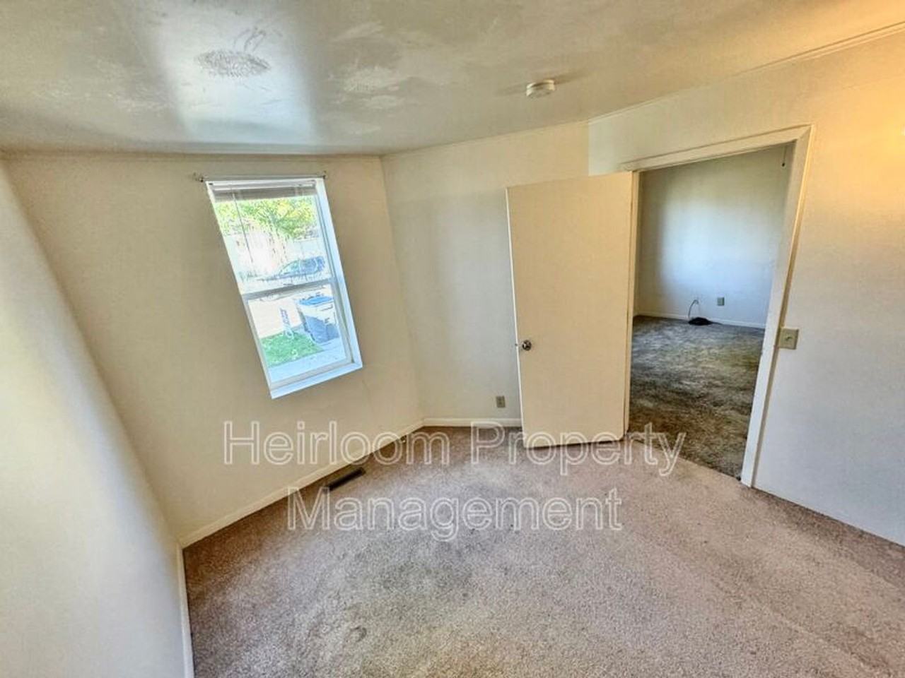 1718 Cumming Ave - Photo 6 of 12