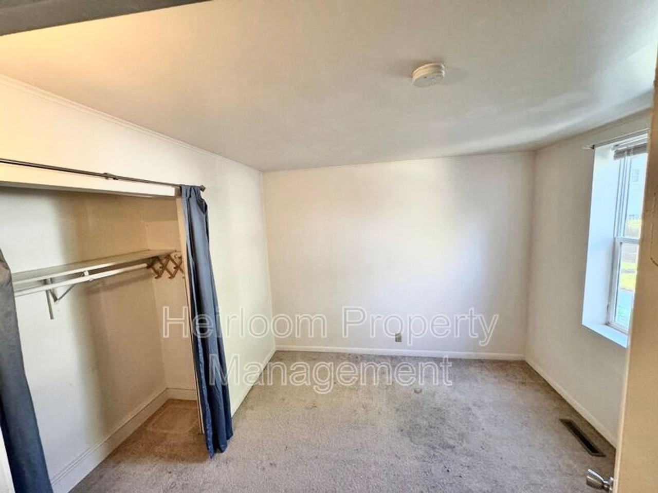 1718 Cumming Ave - Photo 7 of 12