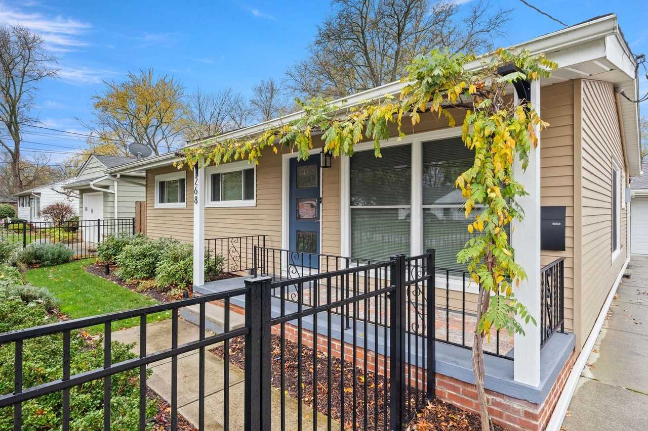 268 Edgewood Dr - Photo 3 of 30