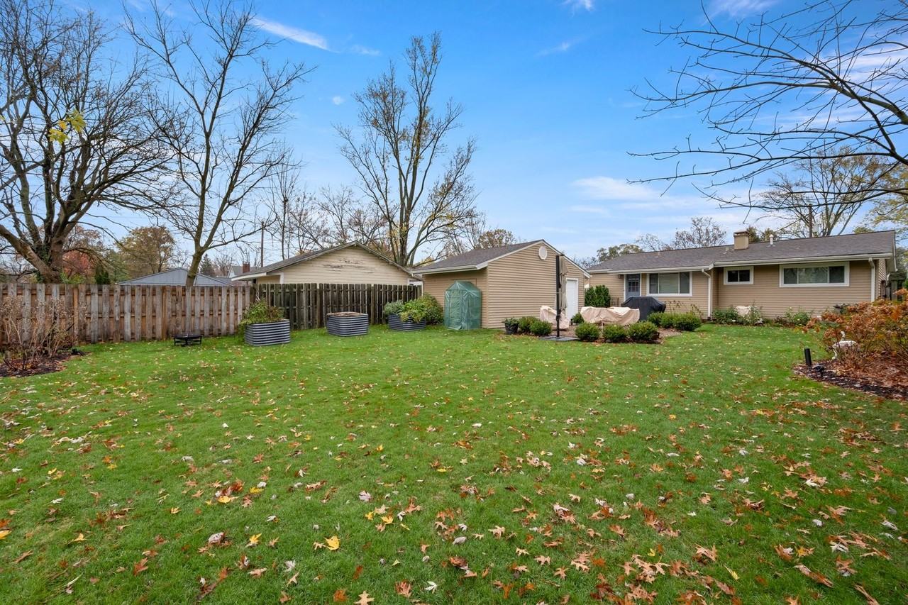 268 Edgewood Dr - Photo 4 of 30
