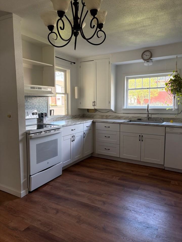 1100 E 4th St - Photo 2 of 38
