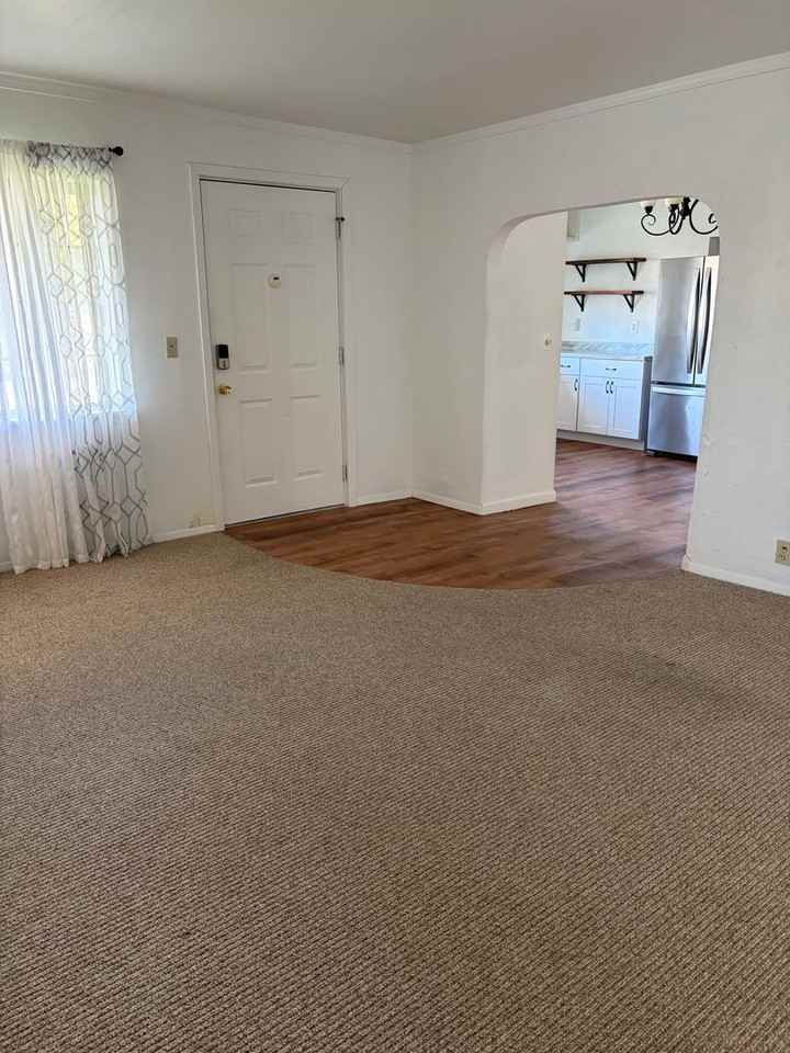 1100 E 4th St - Photo 5 of 38