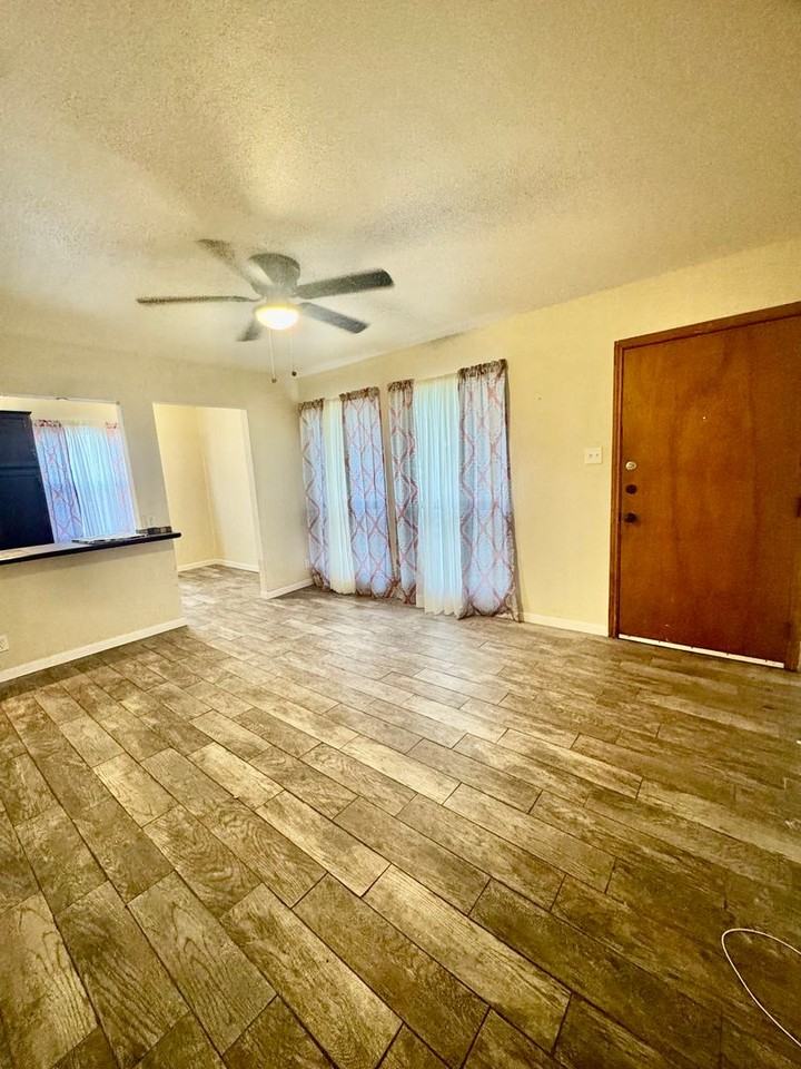 2709 Milo St - Photo 5 of 28