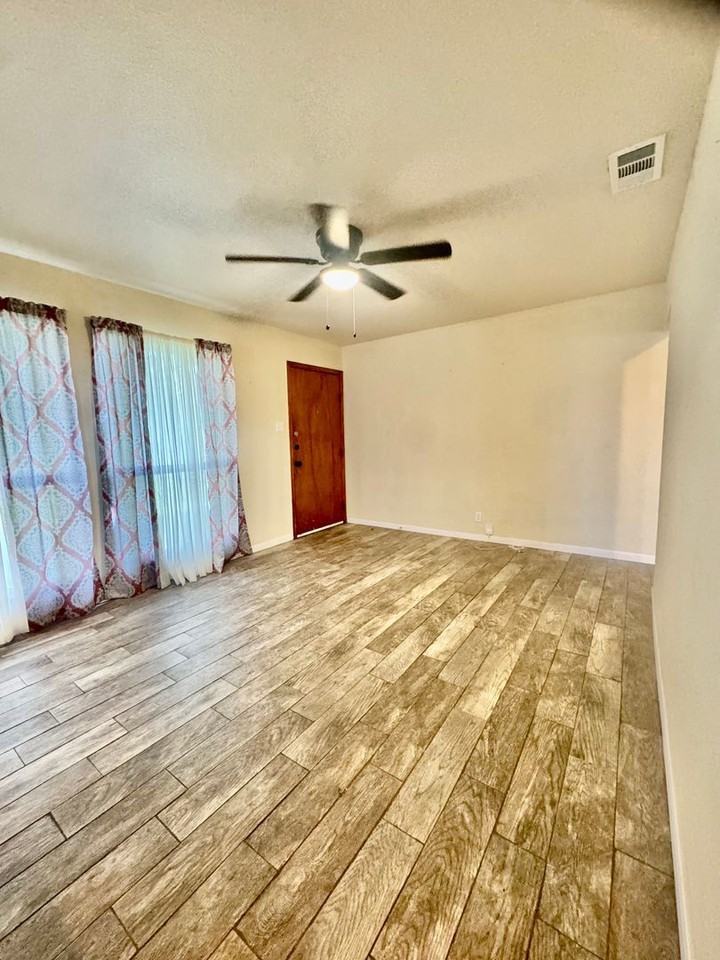 2709 Milo St - Photo 6 of 28