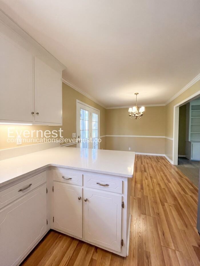 1203 Countryside Rd - Photo 6 of 32