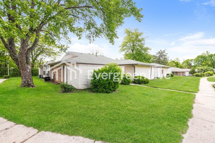 5698 Troy Villa Blvd - Photo 2 of 15