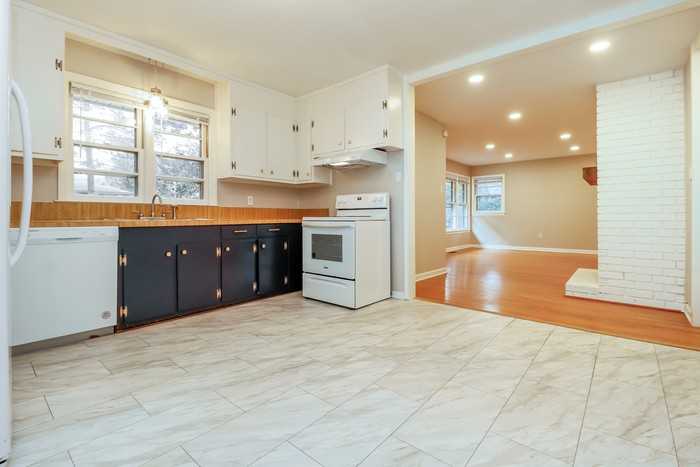 114 Live Oak Rd - Photo 4 of 11