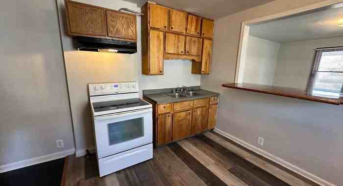 1303 N Gladstone Ave - Photo 3 of 12