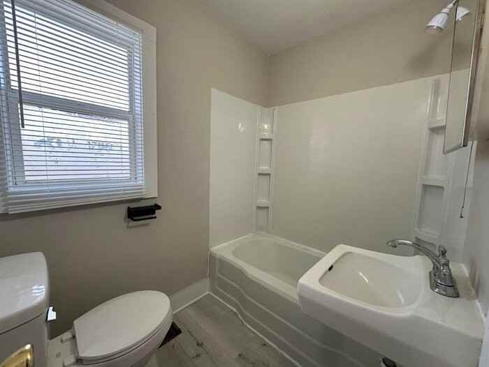 3540 E Vermont St - Photo 6 of 8
