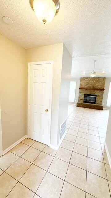 3661 Roxburgh Ct N - Photo 2 of 15