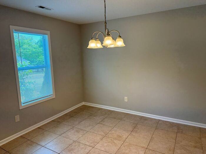 2212 S Ridge Ave - Photo 3 of 9