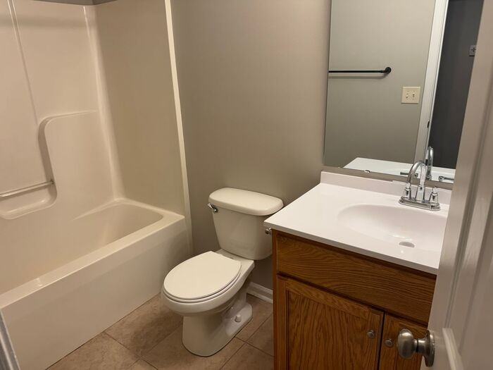2212 S Ridge Ave - Photo 5 of 9