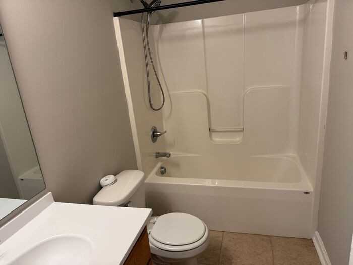 2212 S Ridge Ave - Photo 7 of 9