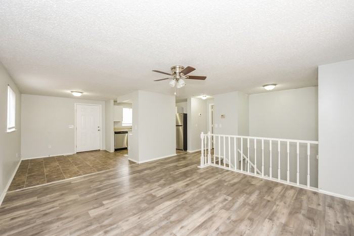110 Compass Ln - Photo 2 of 10