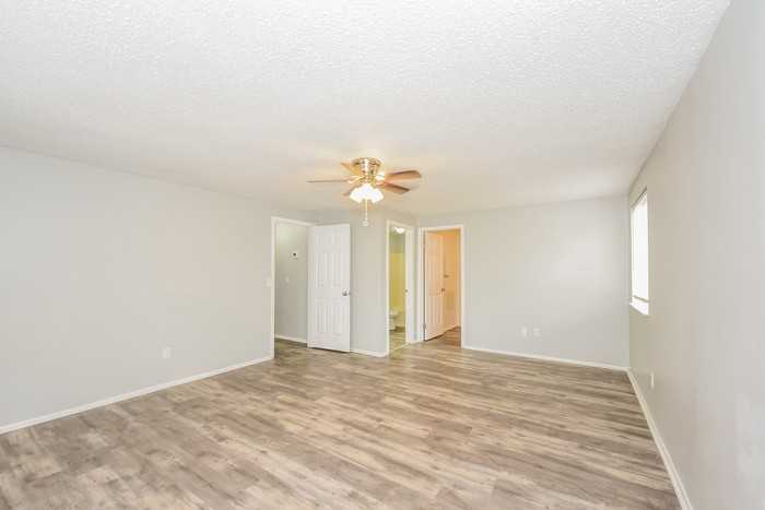 110 Compass Ln - Photo 5 of 10