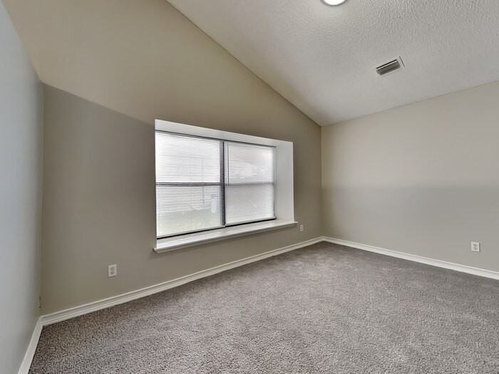 8148 Coralberry Ln W - Photo 7 of 22