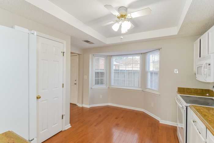 3801 Cedar Ave - Photo 7 of 11