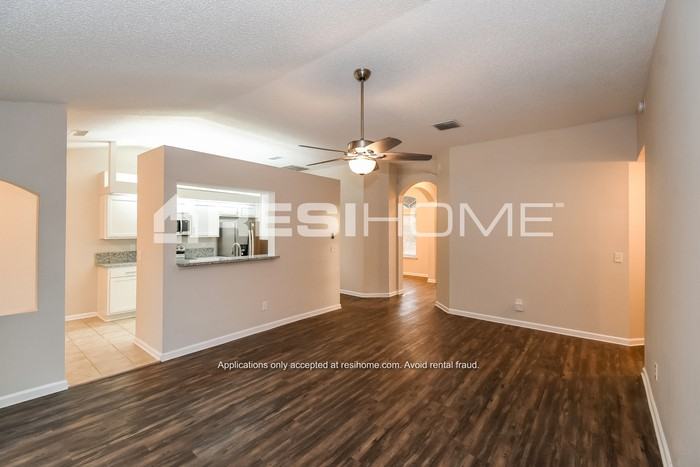 11810 Cherry Bark Dr W - Photo 5 of 24