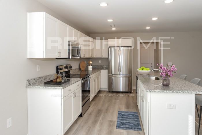 111 London Calvin Way - Photo 3 of 15