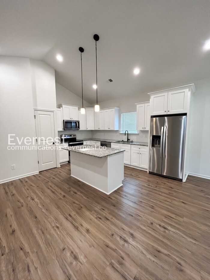 517 N Linwood Ave - Photo 5 of 19