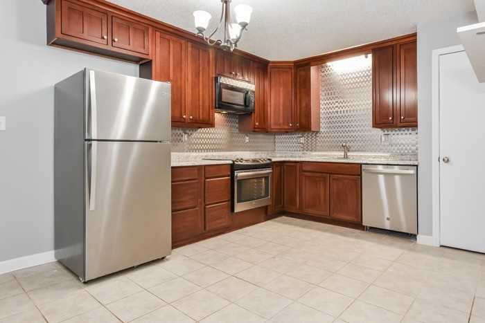 619 Larry Dr - Photo 6 of 10