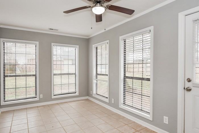 619 Larry Dr - Photo 7 of 10