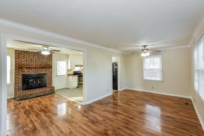 112 Becky Ln - Photo 5 of 13