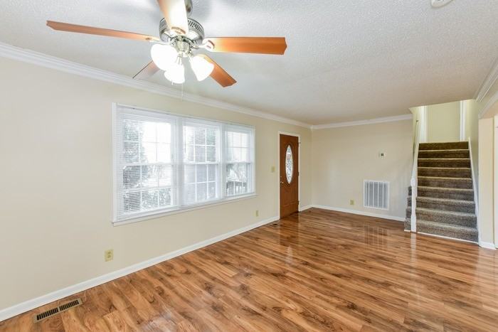 112 Becky Ln - Photo 6 of 13