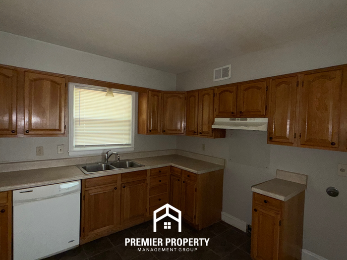 4583 Dunn Ave - Photo 3 of 11