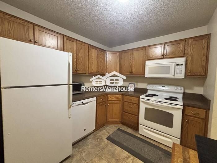 1700 Four Oaks Rd #124 - Photo 4 of 18