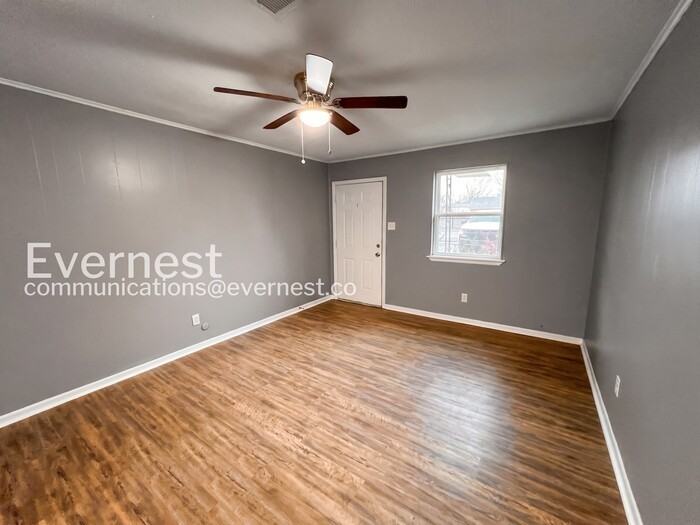 241 Pearl St - Photo 5 of 16