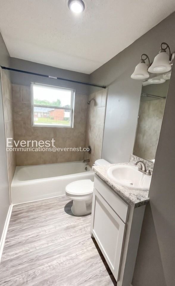 241 Pearl St - Photo 6 of 16